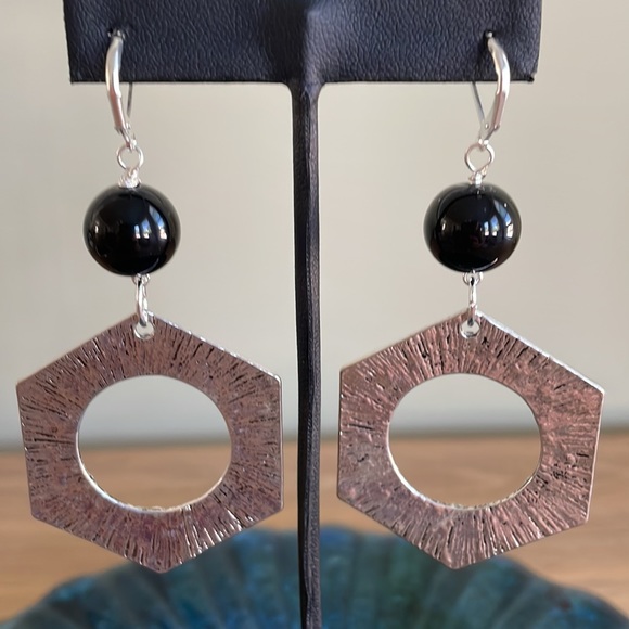 HAND CRAFTED EARRINGS Oversized Distressed Silvertone Hexagon Black Glass Beads - Picture 6 of 12
